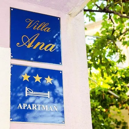 Ana, 2 Apartment Split