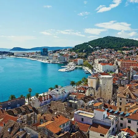 Ana, 2 * Split